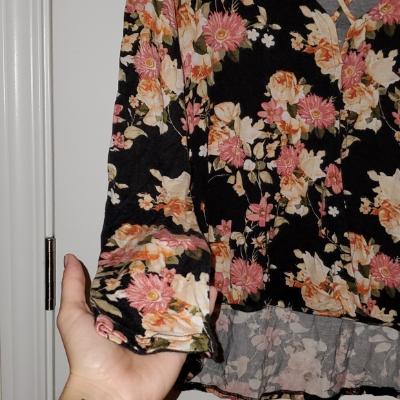 Long Sleeved top - Picture 4 of 7